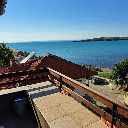 Nyaraló Liliya Szozopol