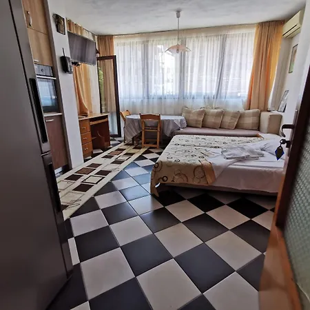 Liliya Nyaraló Szozopol