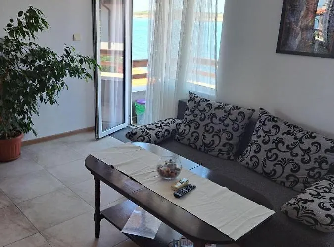 Liliya Созополь