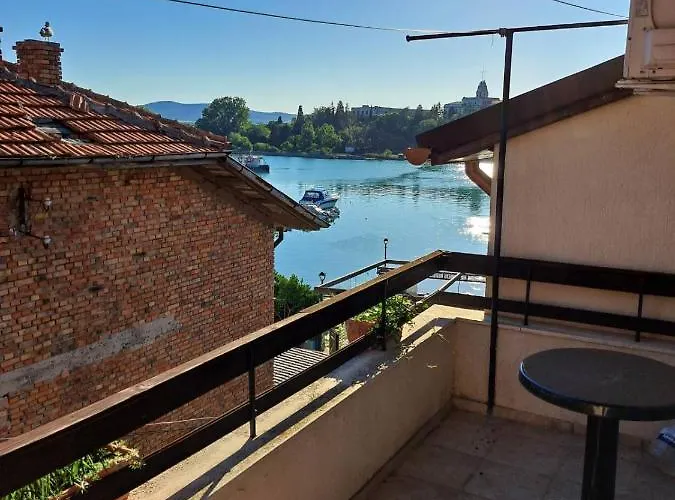 Ваканционна къща лилия *