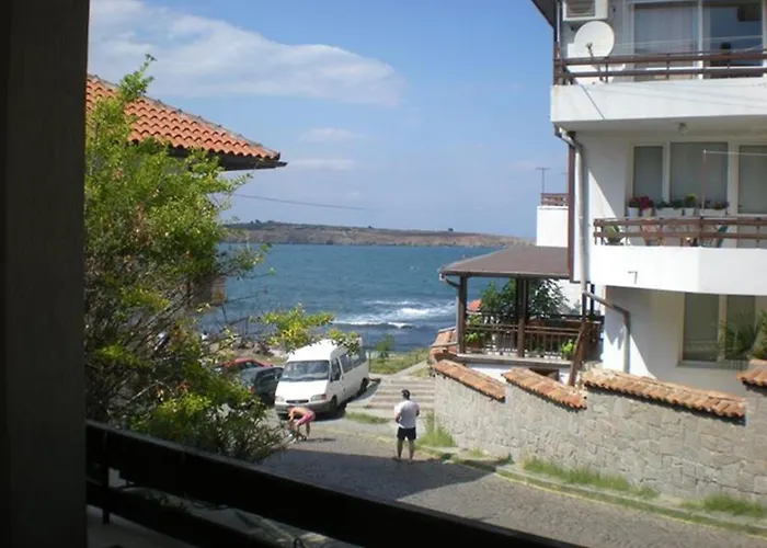 лилия Созопол